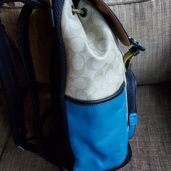 Coach MEN's Track Backpack In Color block Signature Canvas New Blue/Yellow - Picture 6 of 8